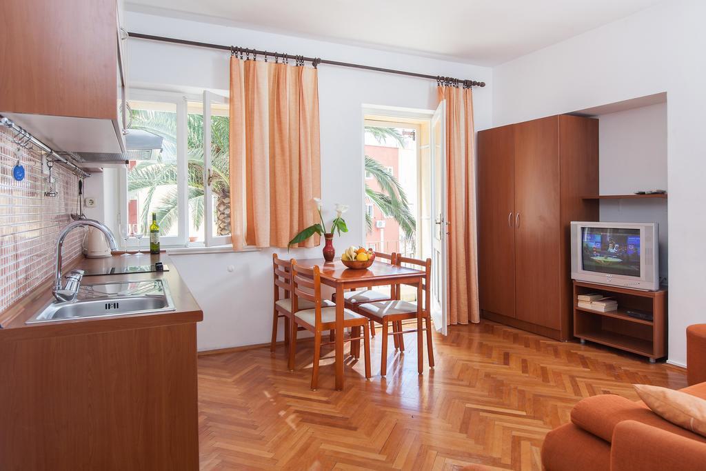 Apartments Potts Point ماكارسكا الغرفة الصورة