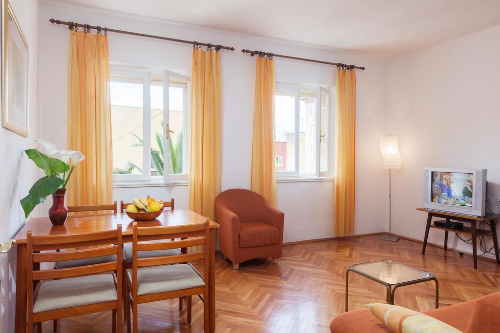 Apartments Potts Point ماكارسكا الغرفة الصورة