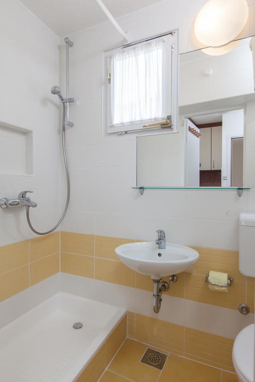Apartments Potts Point ماكارسكا الغرفة الصورة