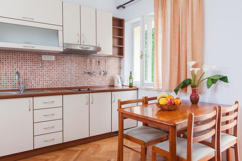 Apartments Potts Point ماكارسكا الغرفة الصورة